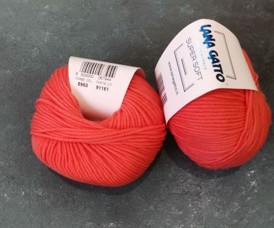Lana Gatto Super Soft ( 8960 SALMONE ) 100% меринос экстрафайн 50 г/125 м